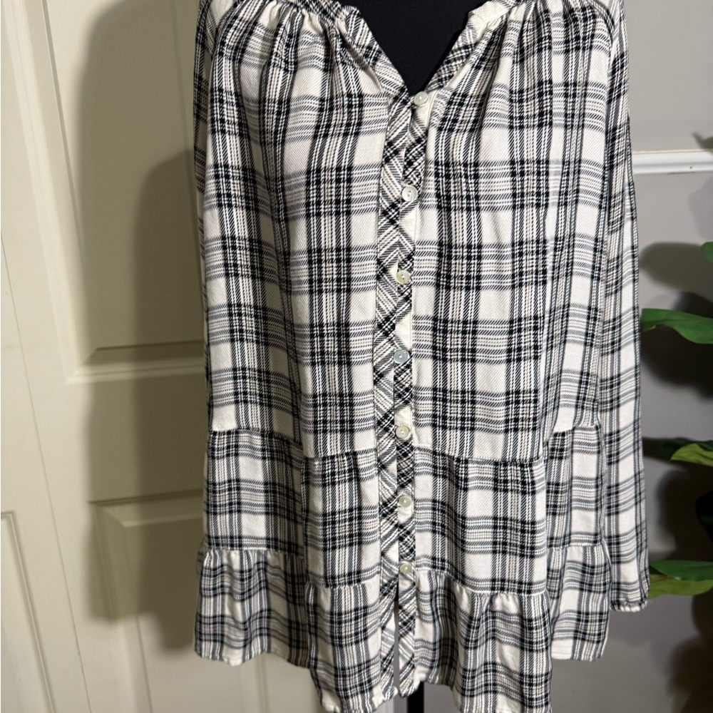J. Jill Black and White Plaid Button-Down Shirt size medium